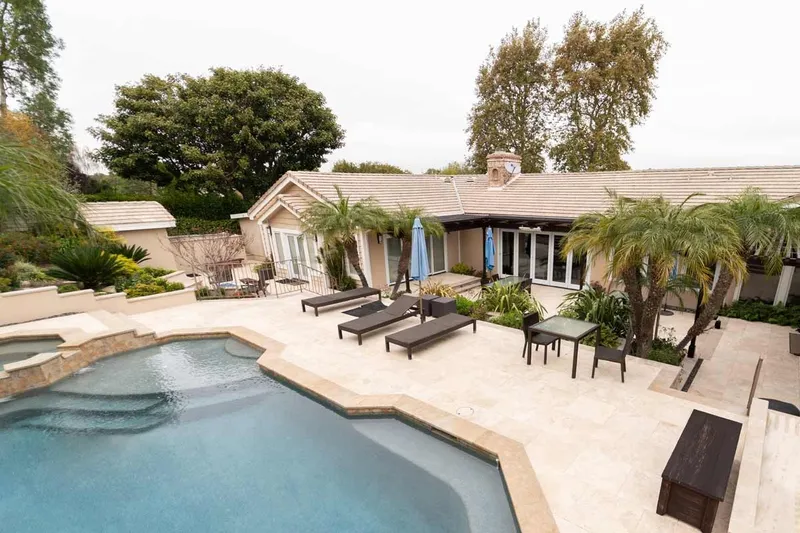 Brick jacuzzi and fountain